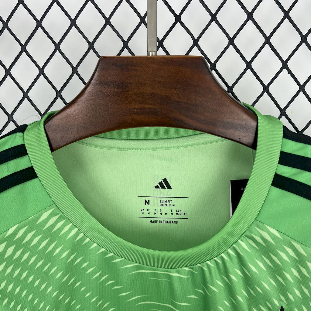 Bayern Munich 2025-26 Green Goalkeeper Football jersey S-XXL