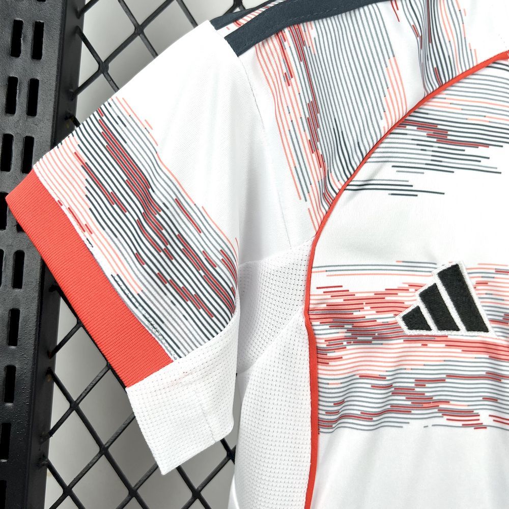 Bayern Munich 2025-26 Away Kids Kit S-XXL