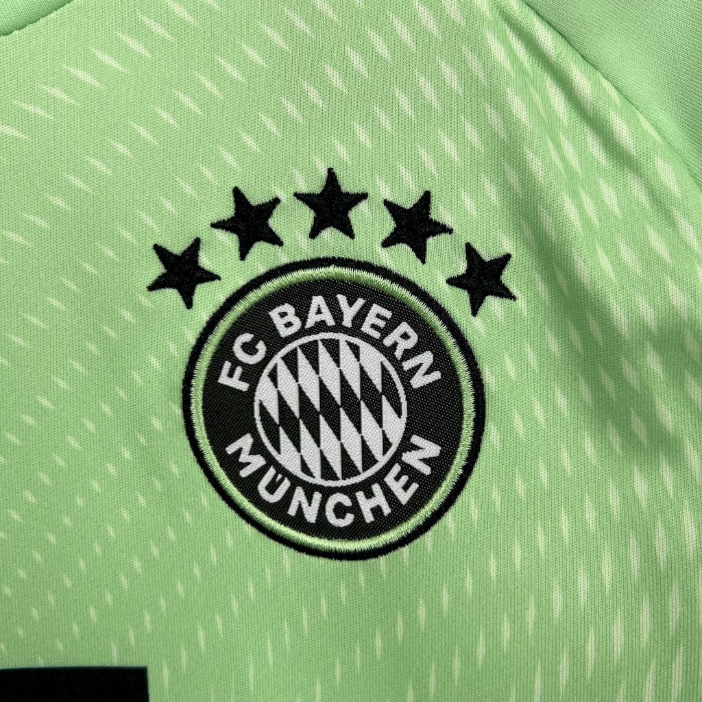 Bayern Munich 2025-26 Green Goalkeeper Kids Kit S-XXL