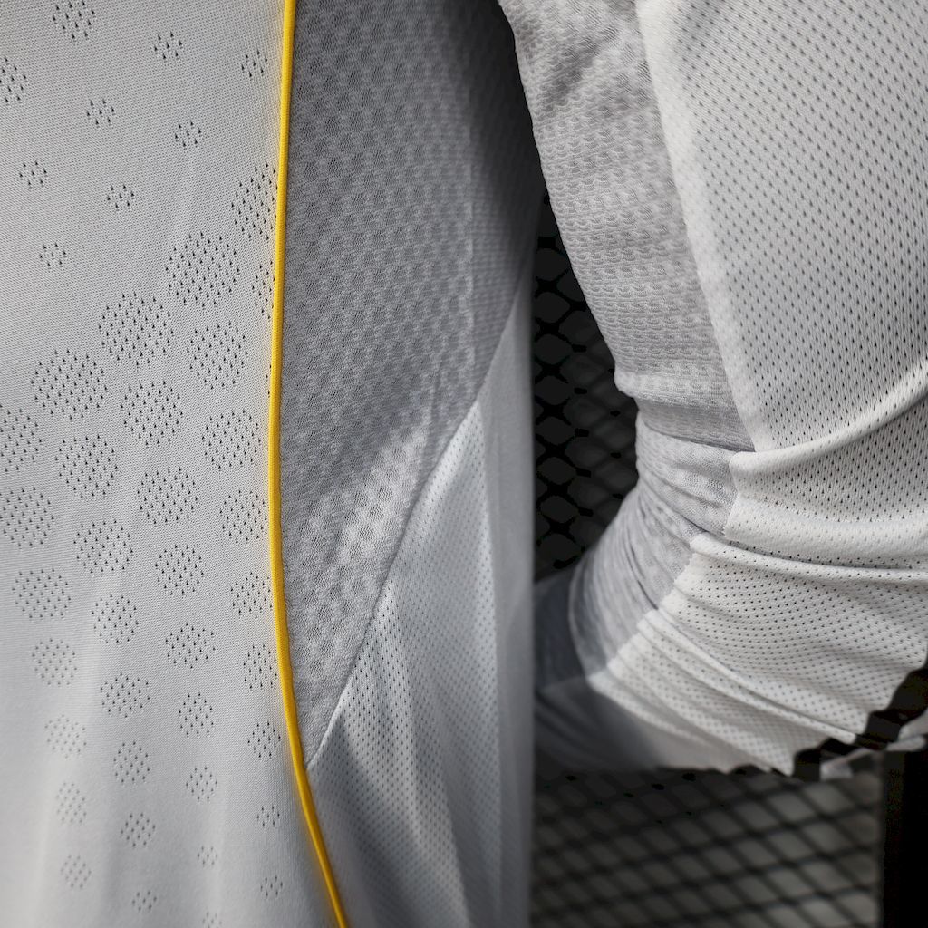 Real Madrid 2025-26 Home Long Sleeves Jersey Player Version S-XXL