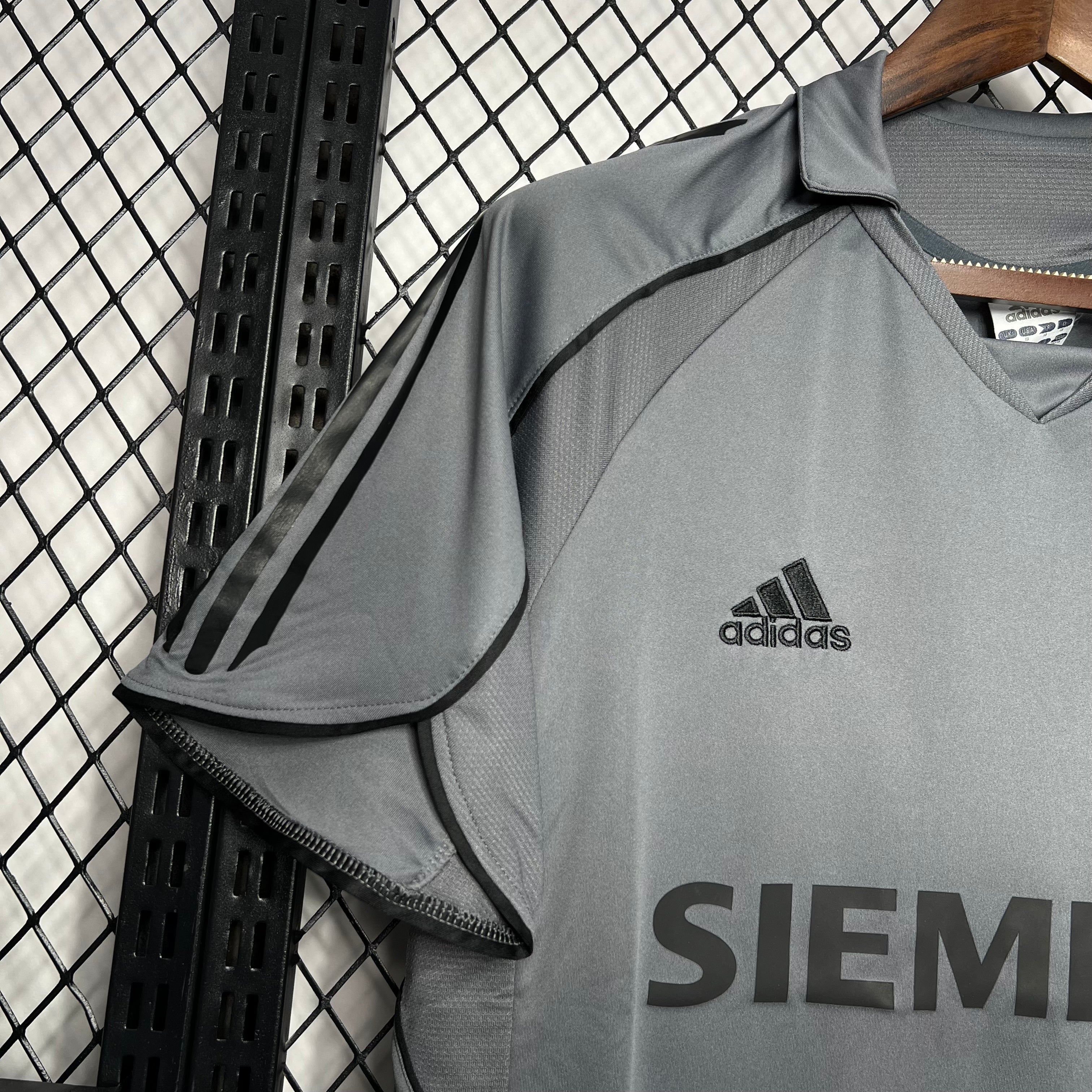 Real Madrid 2005-06 Third Away Retro Jersey S-XXL