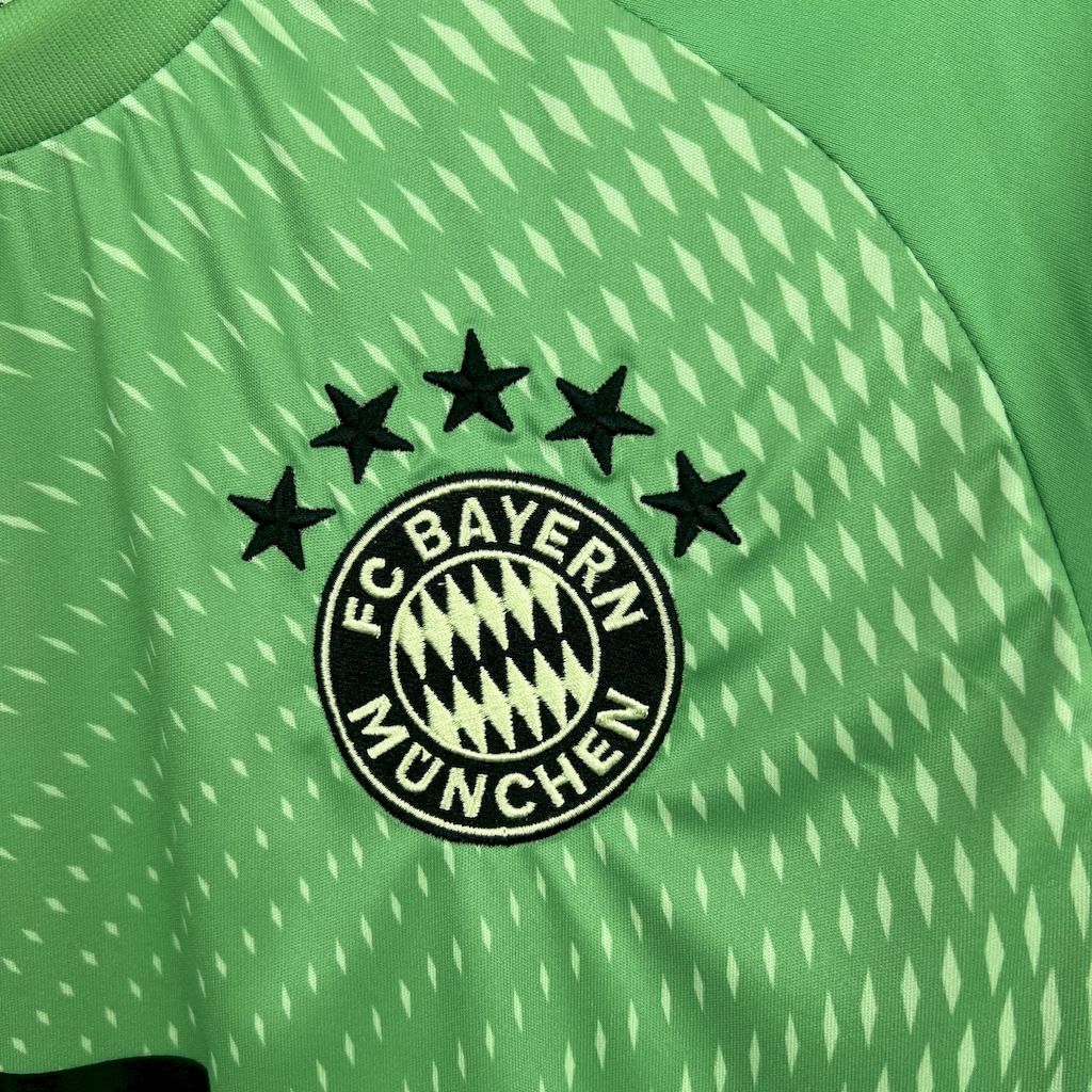 Bayern Munich 2025-26 Green Goalkeeper Football jersey S-XXL
