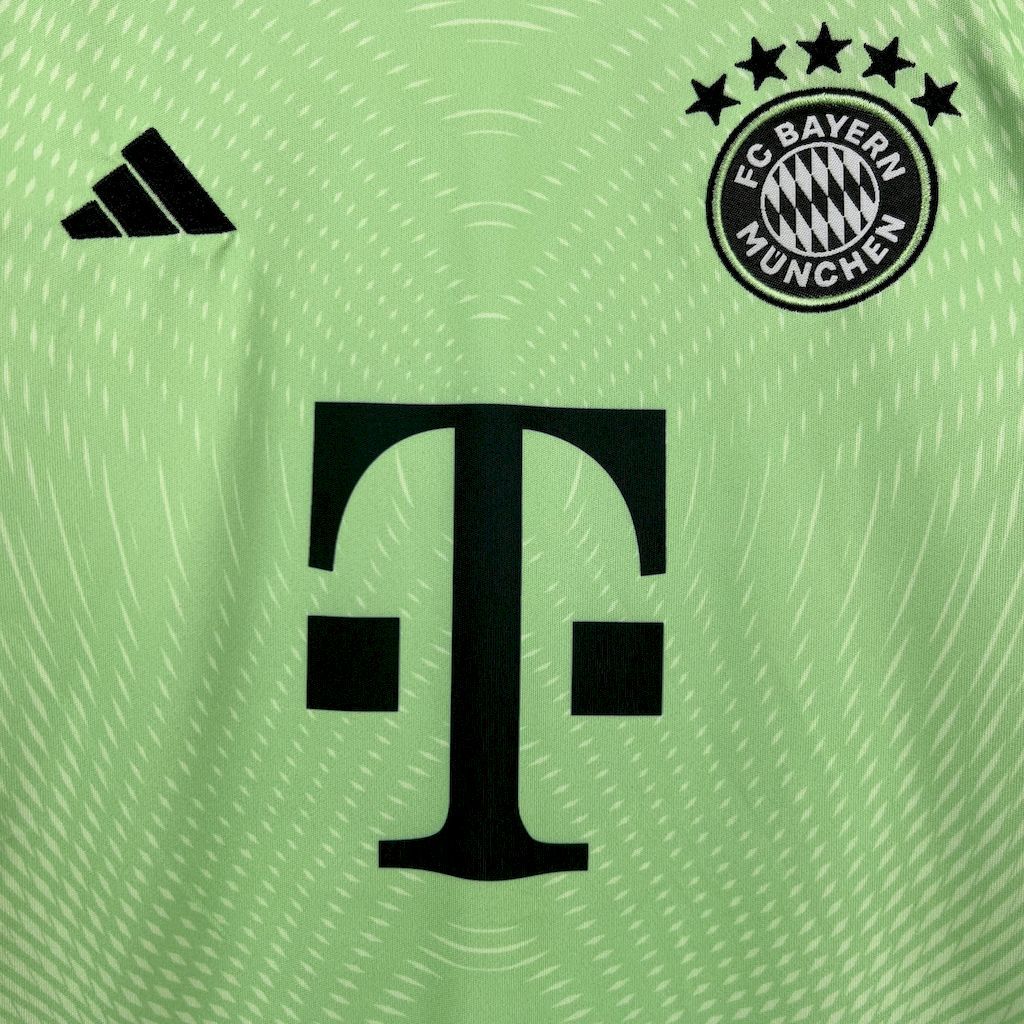 Bayern Munich 2025-26 Green Goalkeeper Kids Kit S-XXL