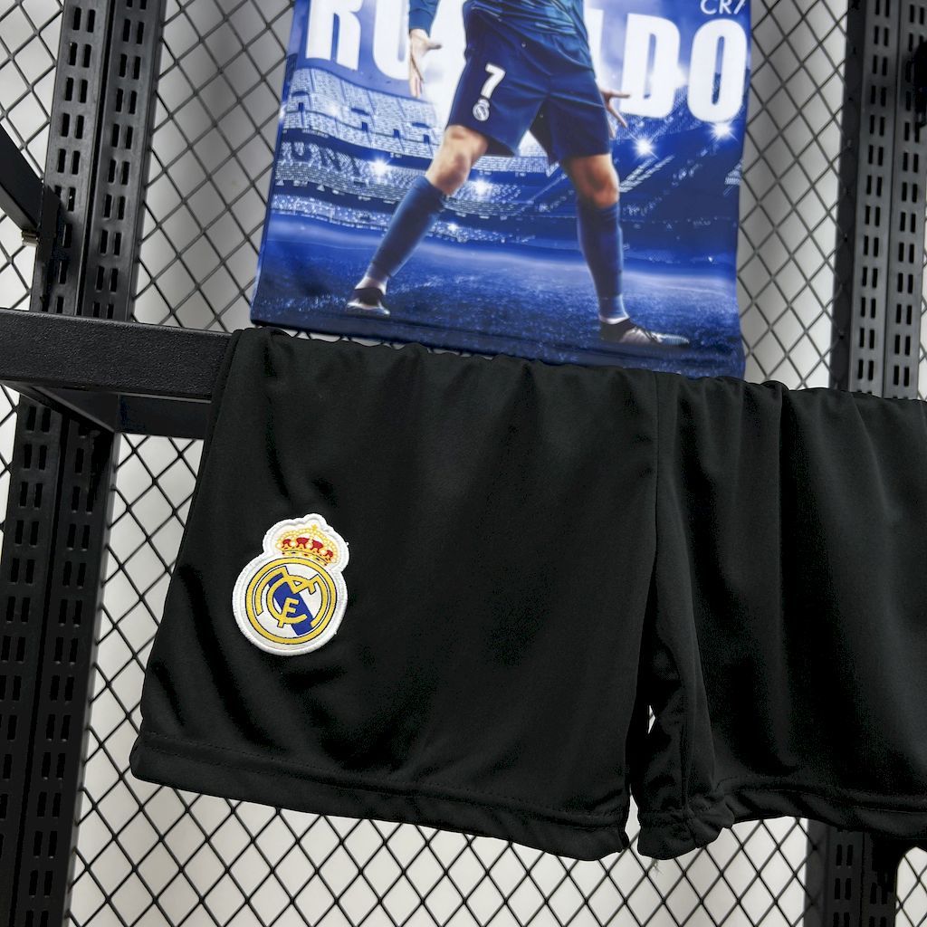 Cristiano Ronaldo 2025-26 Real Madrid Kids Kit S-XXL
