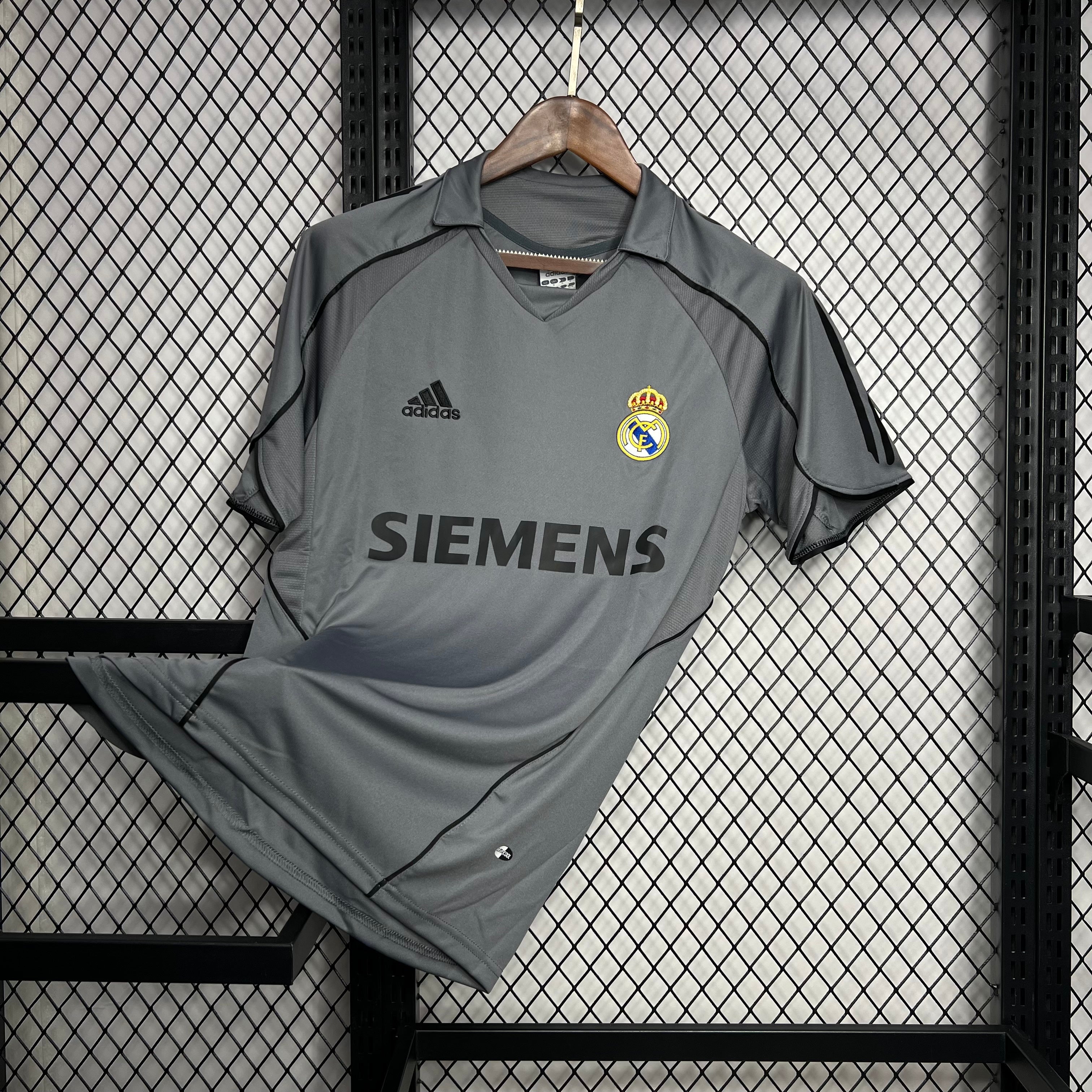 Real Madrid 2005-06 Third Away Retro Jersey S-XXL