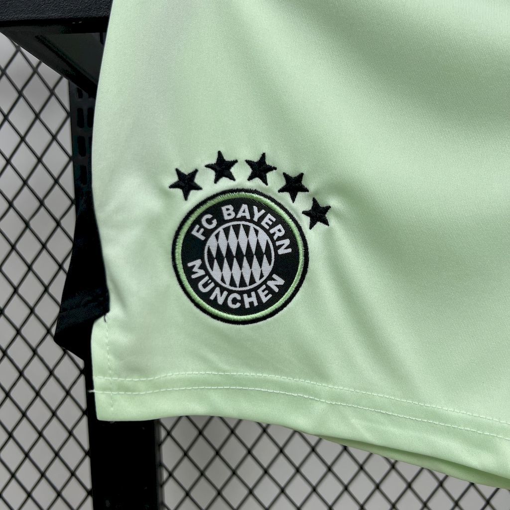 Bayern Munich 2025-26 Green Goalkeeper Kids Kit S-XXL