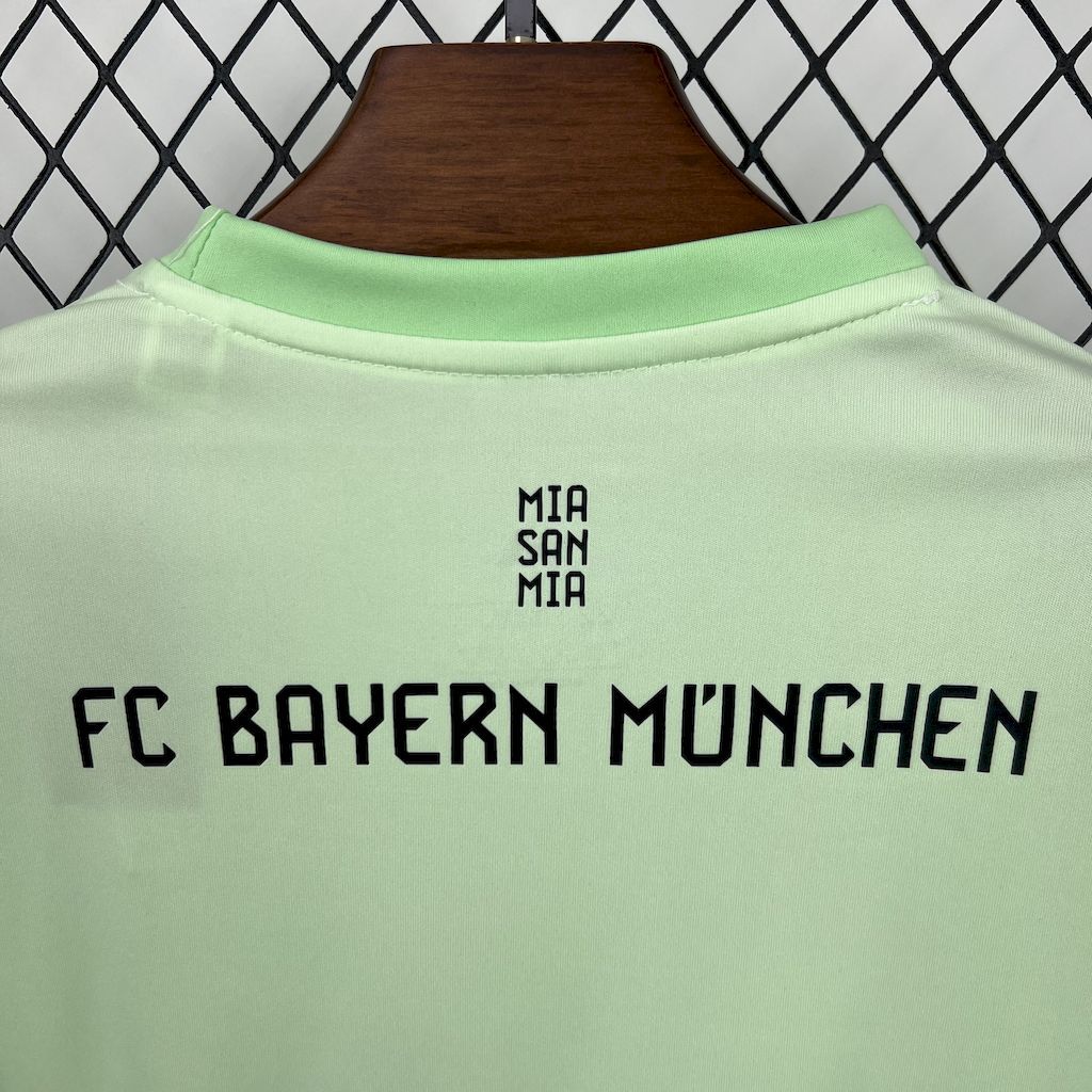 Bayern Munich 2025-26 Green Goalkeeper Kids Kit S-XXL
