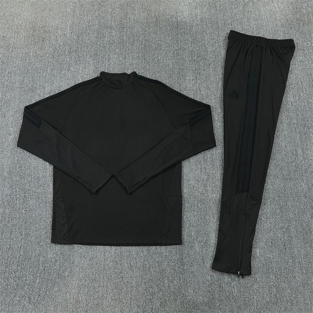 LIV 26-27 AdultsKids Training Kit Size10-XXL