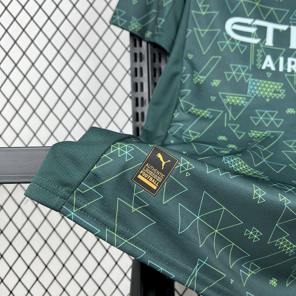 Manchester City 25-26 Fourth Football Jersey