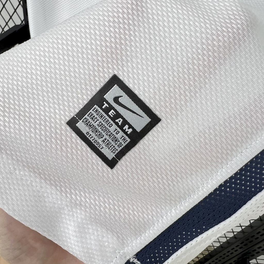 Manchester United 2008-09 Away Retro Jersey
