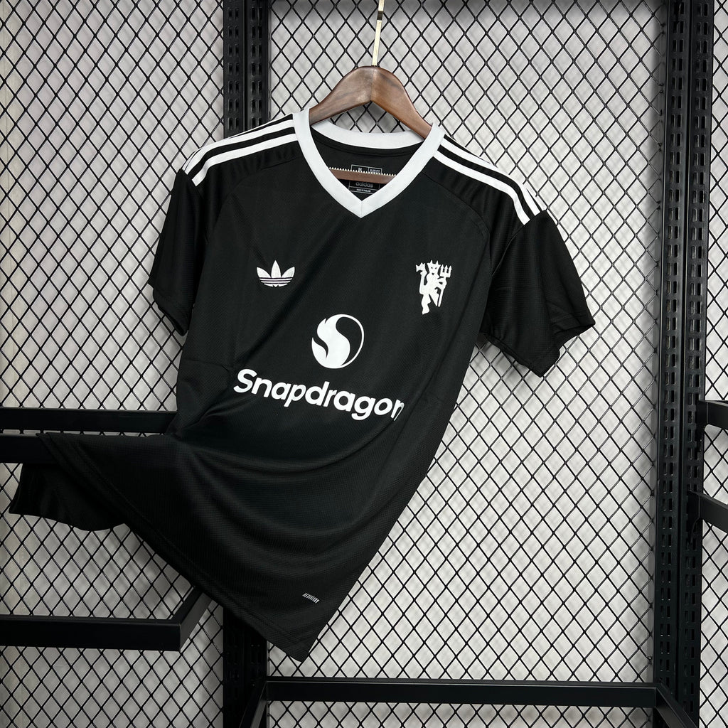 Manchester United 2024-25 Fourth Goalkeeper Jersey