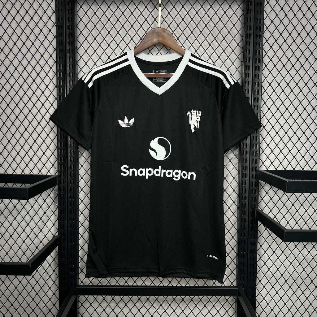 Manchester United 2024-25 Fourth Goalkeeper Jersey
