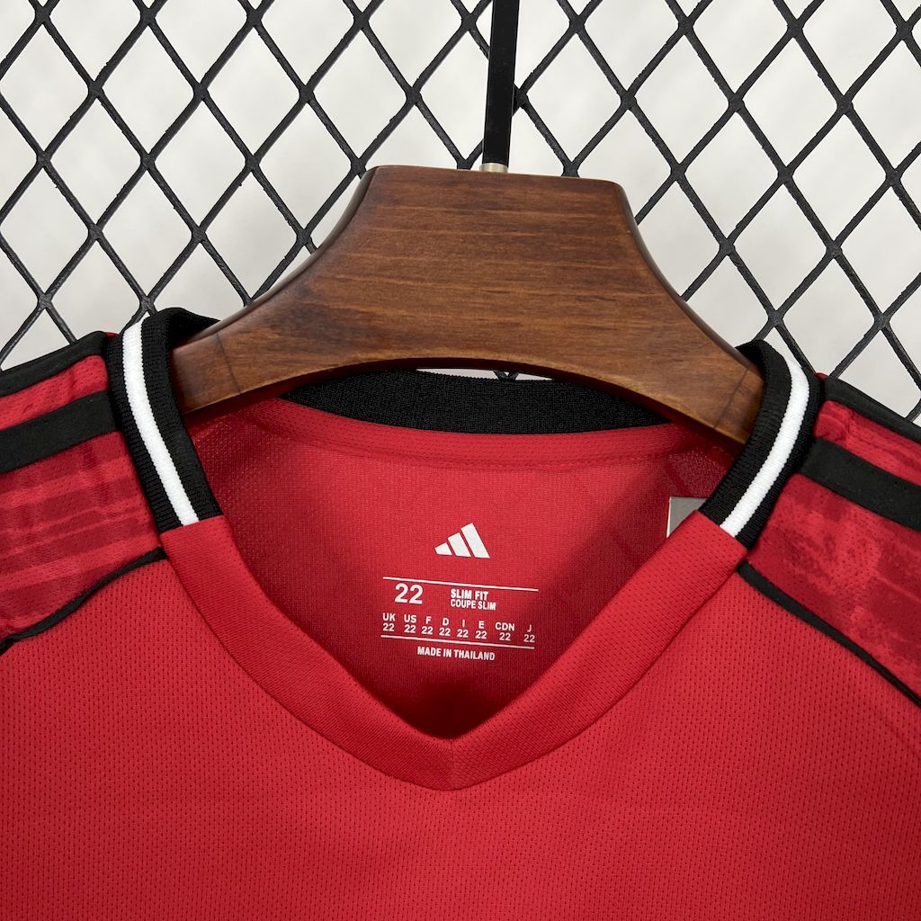 Manchester United 2025-26 Home Kids Kit
