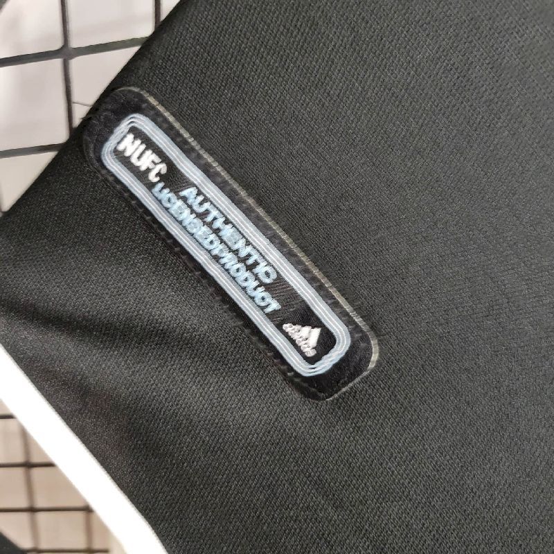 Newcastle United 01-02 Away Retro Jersey