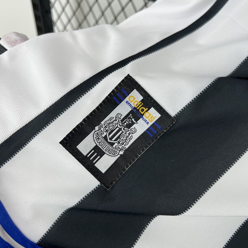 Newcastle United 1999-00 Home Retro Jersey