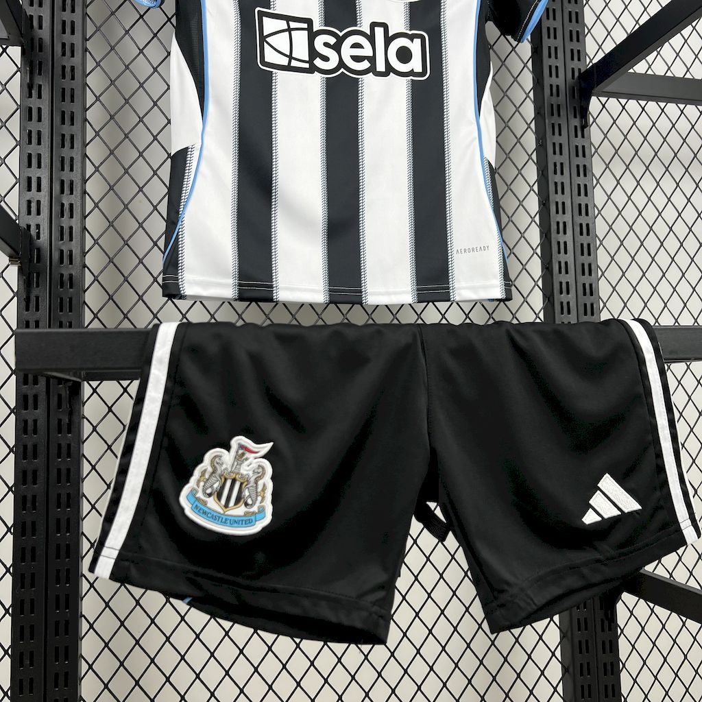 Newcastle United 2025-26 Home Kids Kit