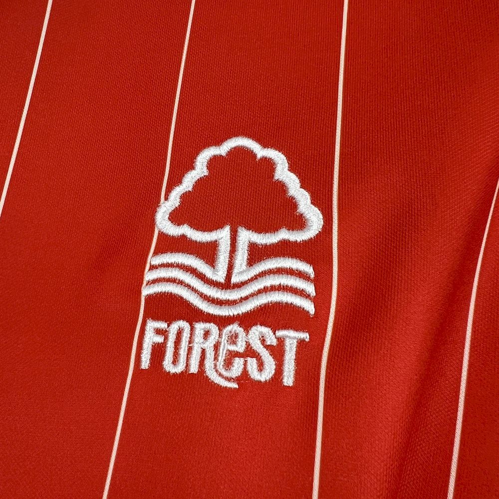 Nottingham Forest 82-84 Retro Jersey
