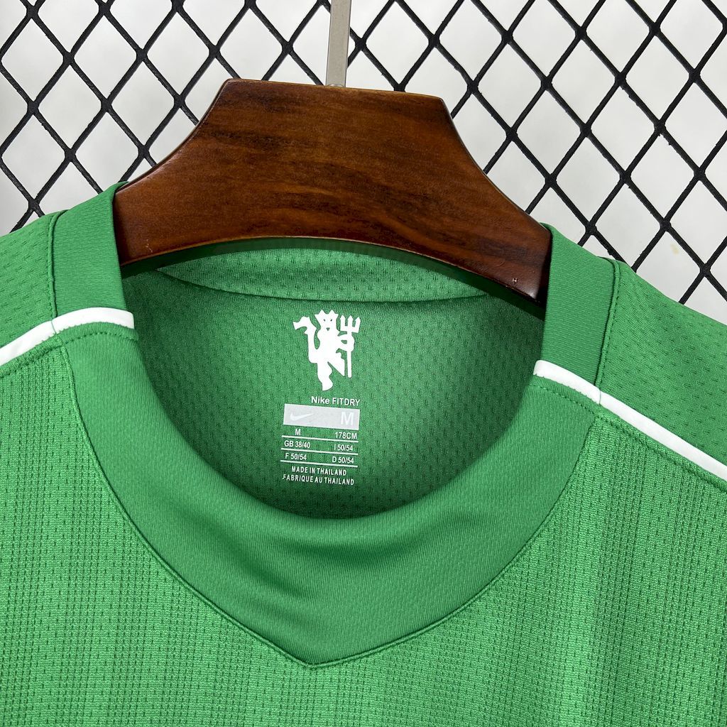 Top 11 Manchester United 2007-08 Green Goalkeeper Retro Jersey