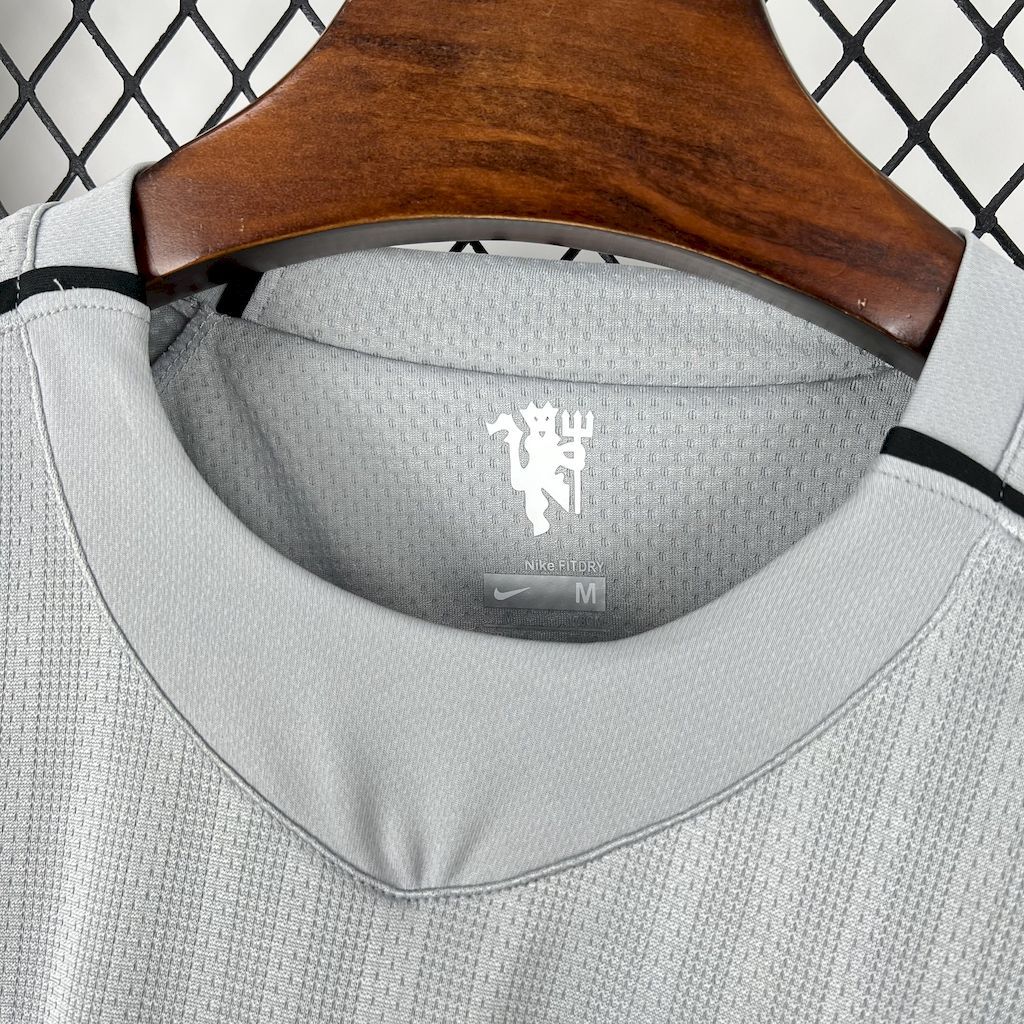 Top 11 Manchester United 2007-08 Grey Goalkeeper Retro Jersey