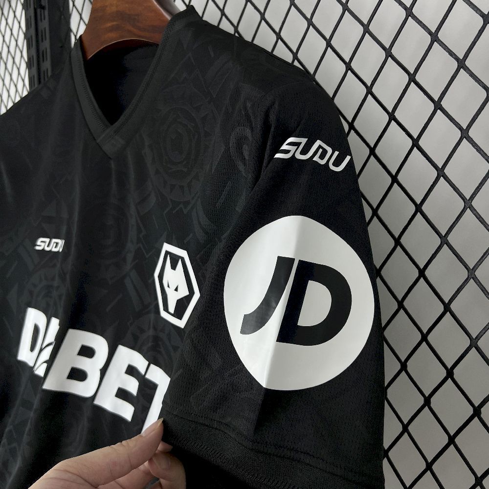 Wolves 25-26 Goalkeeper Black Football Jersey